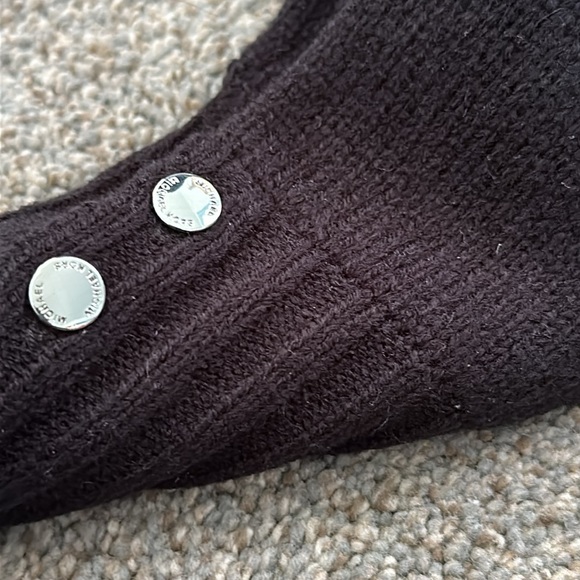 NWT Long Michael Kors Womans Black Ribbed Button-Up Knit Gloves - Picture 5 of 6